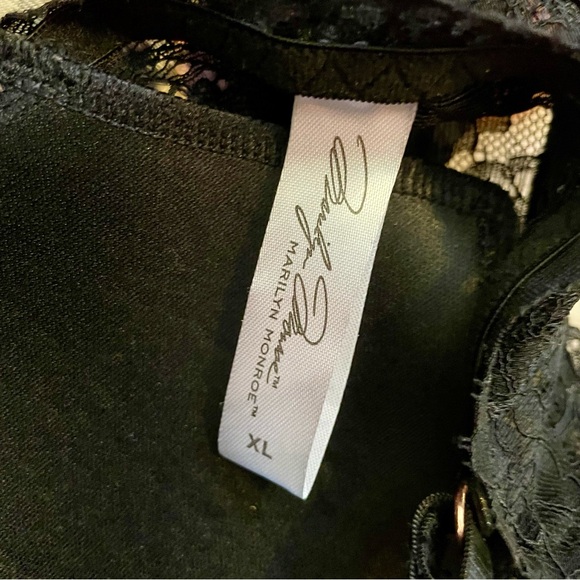 NWT Marilyn Monroe black lace bralette size XL - Picture 5 of 6